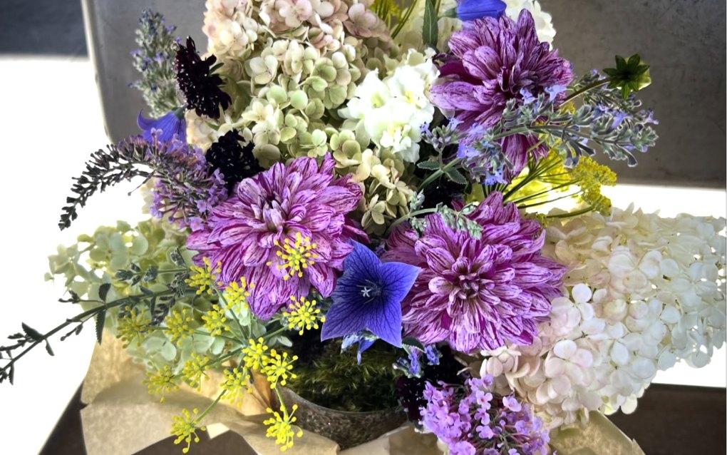 Rose & Olive — A Pleasant Arrangement